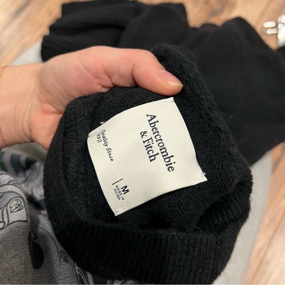 Abercrombie & Fitch Black Legging Mockneck Sweater - Picture 3 of 8